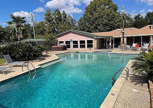 Gorgeous oversized pool