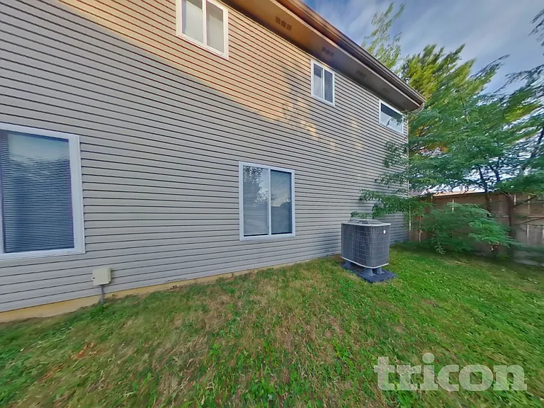 557 Cembra Dr — Photo 17