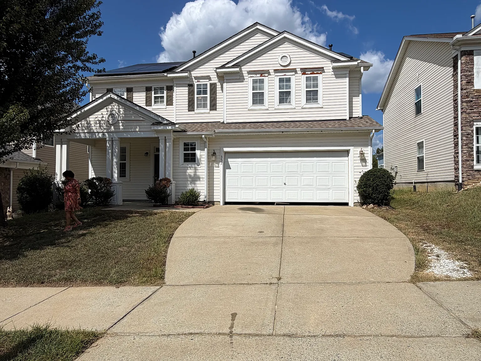 3 bed, 2.5 bath, 2318 sqft, $2,350 — Photo 1