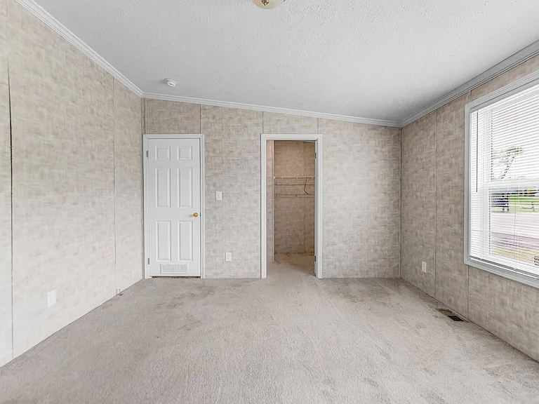 6037 Route 5 — Photo 35