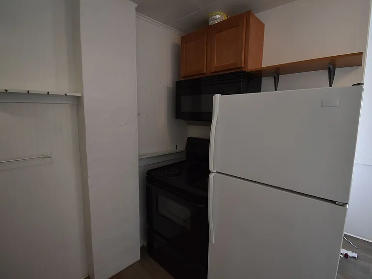 Cottage Apartments — Photo 10