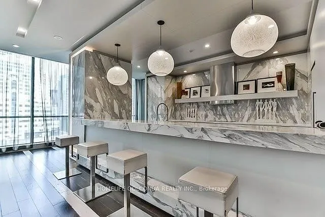 8 Charlotte St #511 — Photo 18