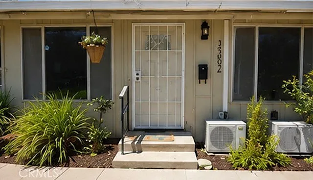 3592 Myers St — Photo 3