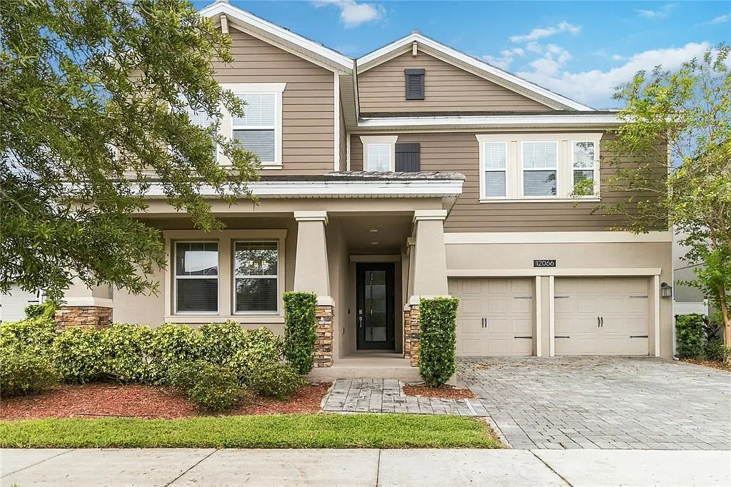 5 bed, 3.5 bath, 3956 sqft, $4,300 — Photo 2