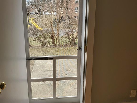 4th image of 197-70A Peck Ave #A