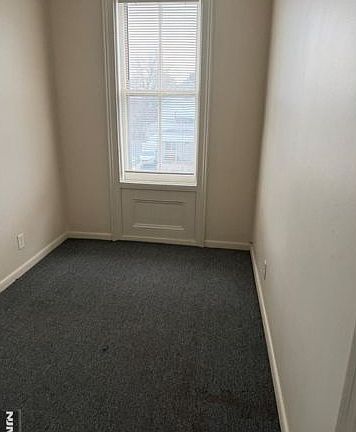 4th image of 135 Everett Pl