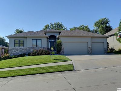 19819 Sherwood Cir, Gretna, NE, 68028