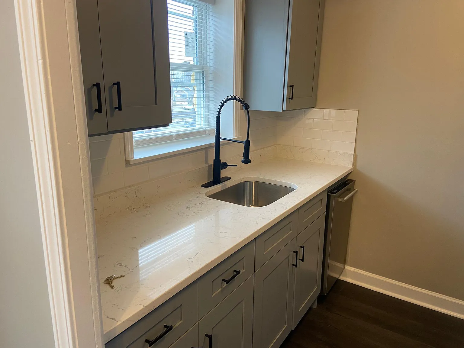 2 bed, 1200 sqft, $1,695 — Photo 2