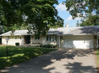 4225 Maple Ln, Minnetonka, MN 55345