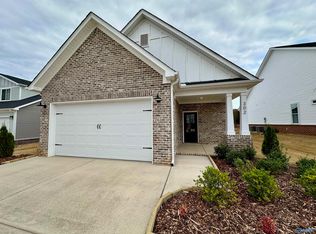 302 Shadow Ct, Huntsville, AL 35824