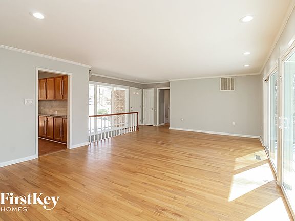 3rd image of 2709 Tillbrook Pl