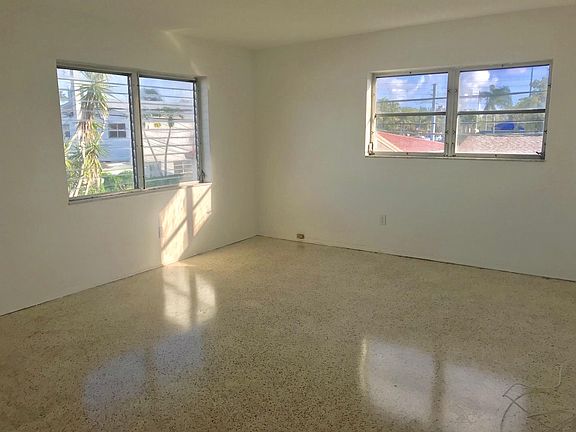 2nd image of 1970 NE 172nd St APT 6