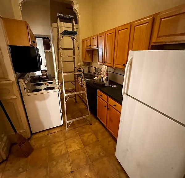 500 W Franklin St #1 — Photo 6