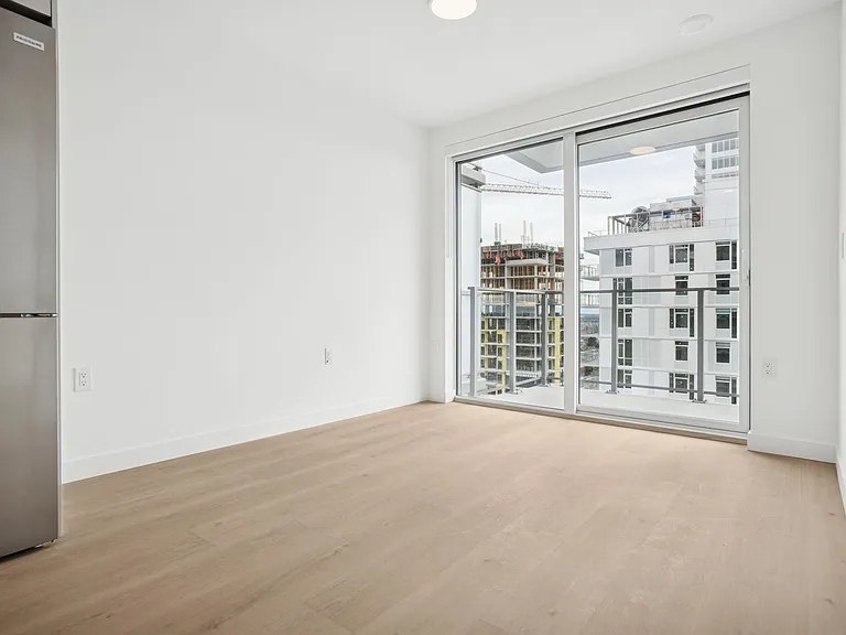 5670 Cambie St — Photo 14
