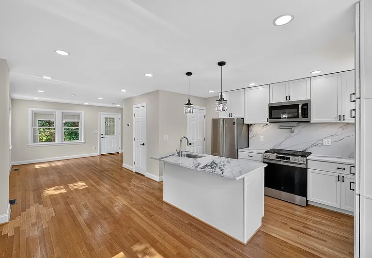 1712 U St SE #1 — Photo 1