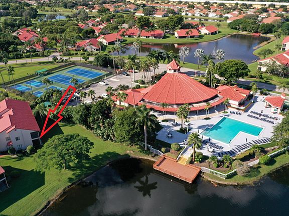 2nd image of 7701 Lexington Club Boulevard #B