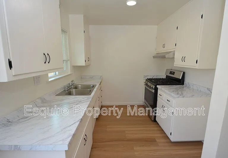 240 Alpine St — Photo 9