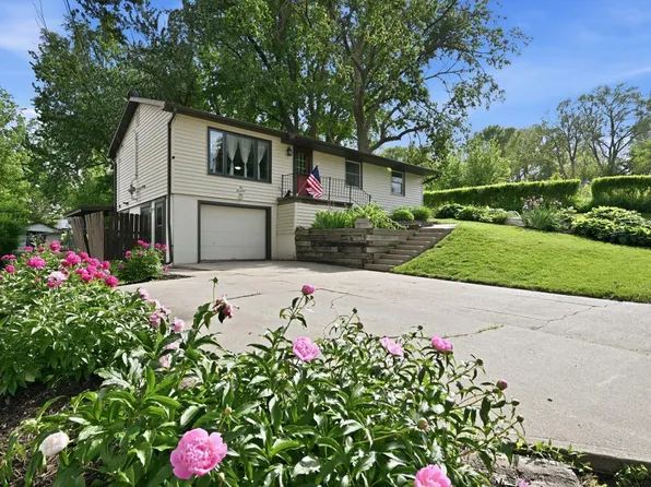 209 W 8th St, Logan, IA 51546