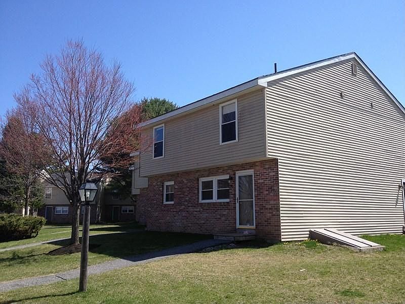 2nd image of 18 Millbrook Ln