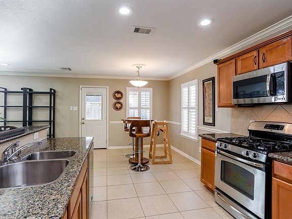 4th image of 3212 Trail Hollow Dr