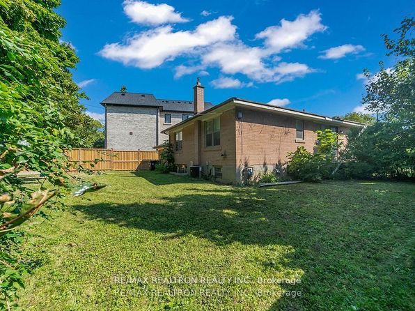 66 Claywood Rd #C07, Toronto, ON M2N 2R2