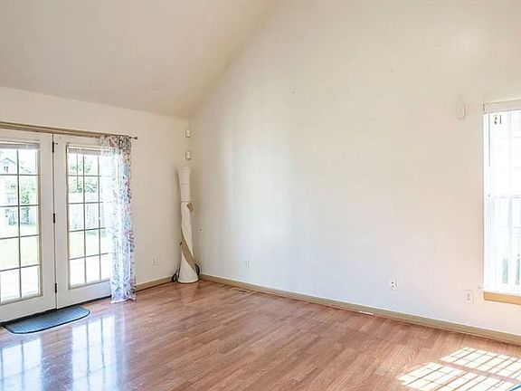 5th image of 1332 Grand Ave