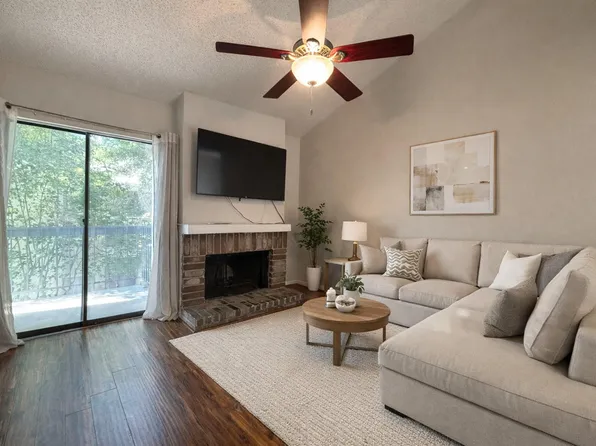 7900 N Stadium Dr APT 32, Houston, TX 77030