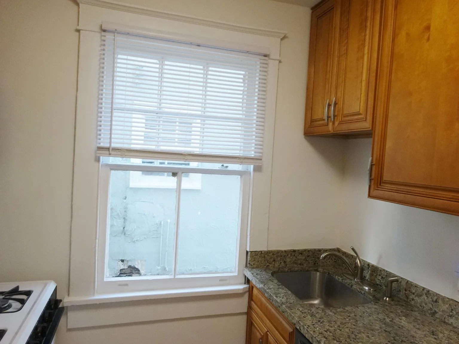 3 bed, 1000 sqft, $1,575 — Photo 4