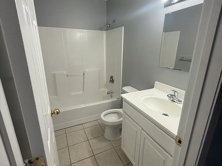 602 Hampton Way #A — Photo 9