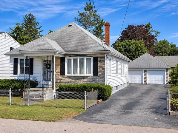 105 Dorman Ave, North Providence, RI 02904