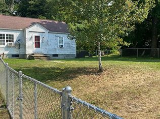 3172 Coal River Rd, Glen Daniel, WV 25844