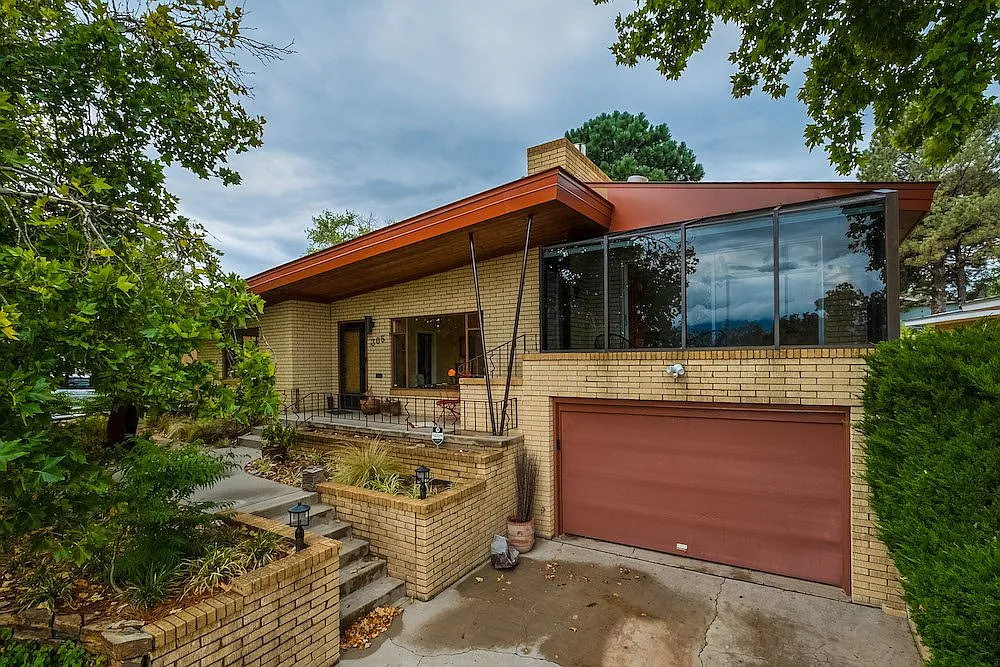 305 Aliso DR SE - 305 Aliso DR SE — Photo 1