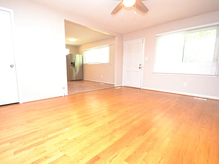 5133 Lundy Dr — Photo 6