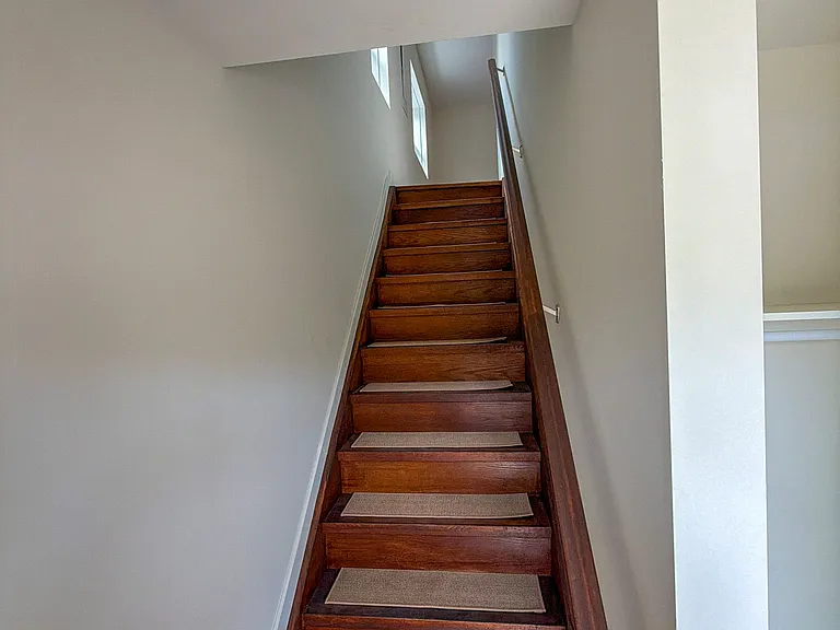 300 S Kingsway #UPPER — Photo 13