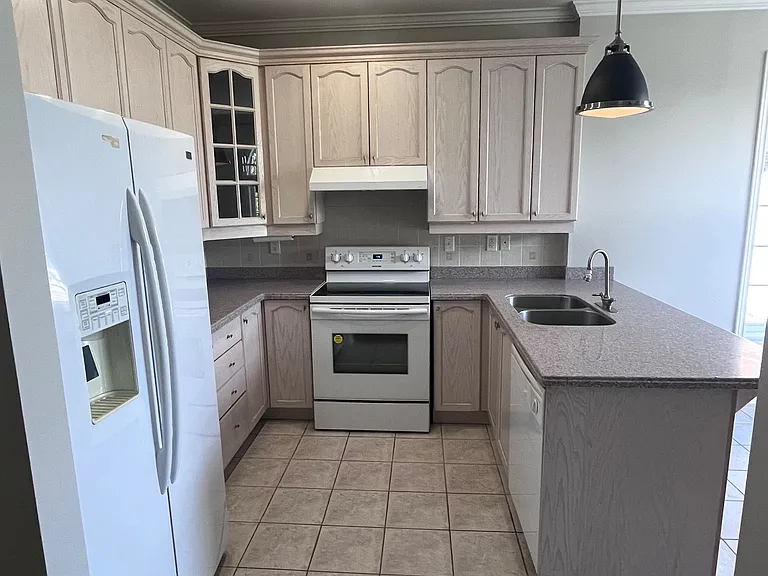 19 Tanager Cres — Photo 10