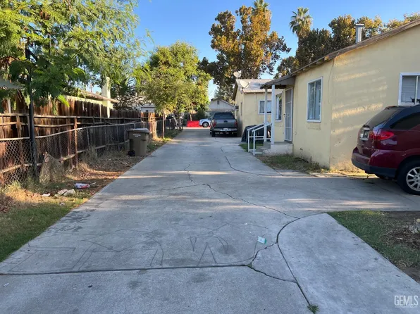 2037 Oregon St, Bakersfield, CA 93305