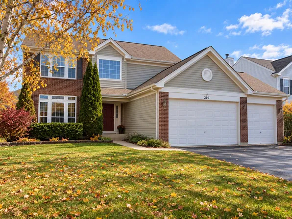 219 S Primrose Ln, Round Lake, IL 60073