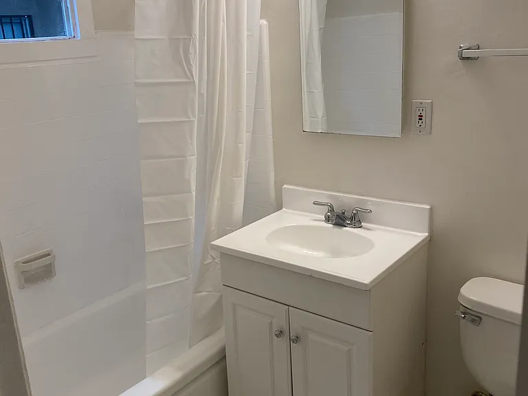 11610 Iowa Ave #11 — Photo 4