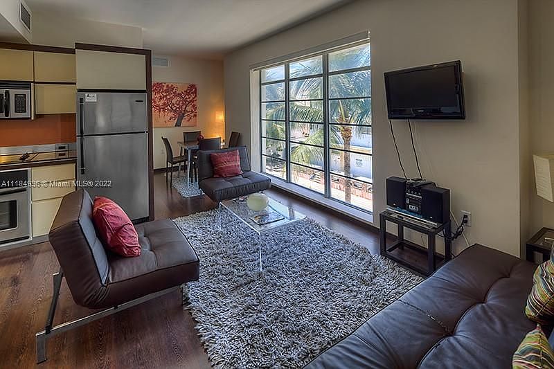 1st image of 435 21st St #301