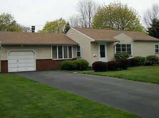 123 Woodcroft Dr, Rochester, NY 14616