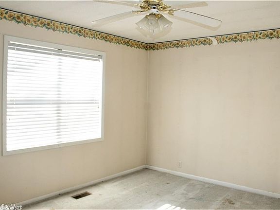 4th image of 212 E Washington St
