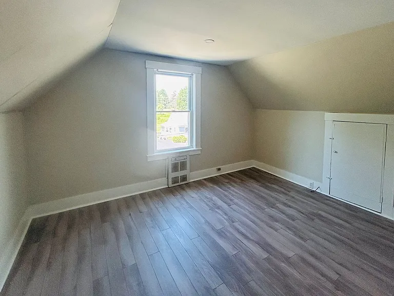 41 Rollins Rd — Photo 4