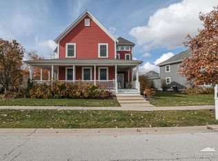 928 Shooting Star Rd, Grayslake, IL 60030