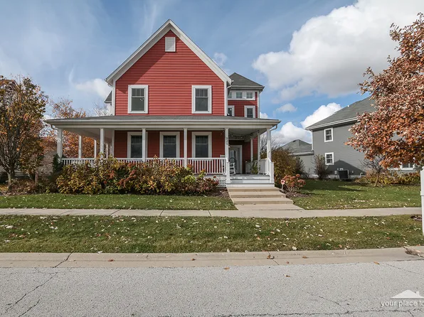 928 Shooting Star Rd, Grayslake, IL 60030