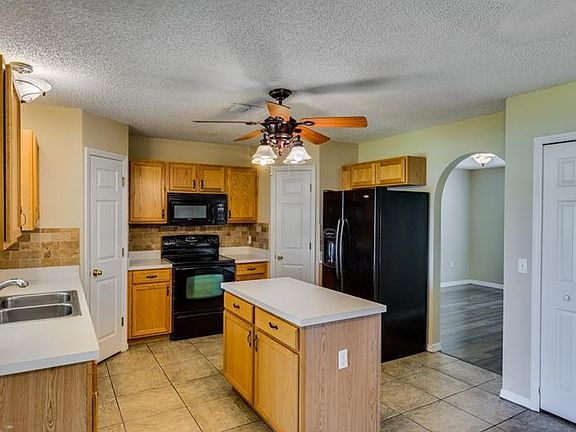 2nd image of 801 Lake Doe Blvd