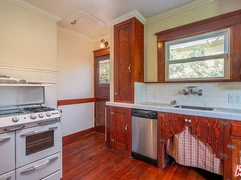 4253 Fountain Ave — Photo 31