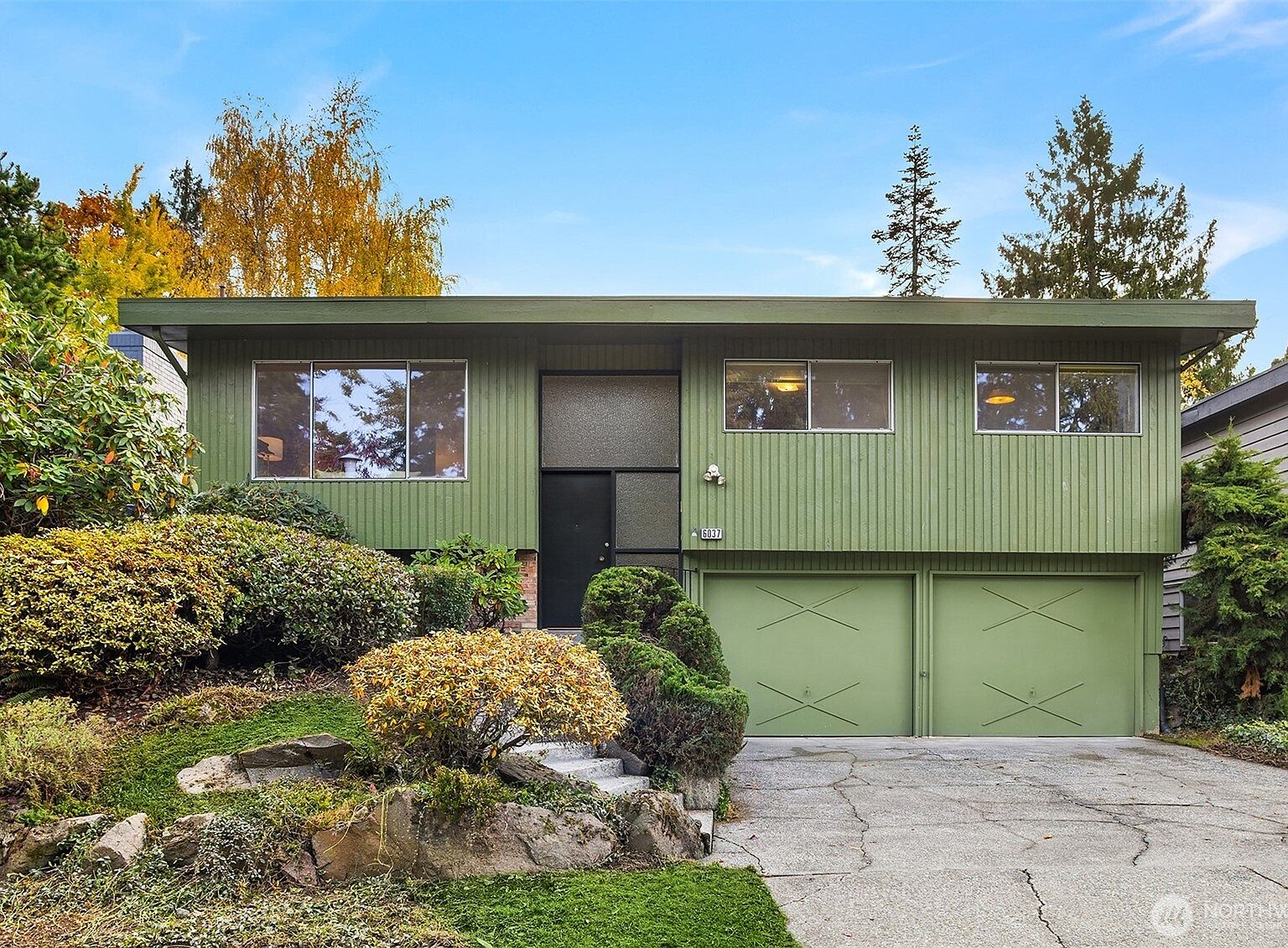 6037 NE 61st Street, Seattle, WA 98115 | Zillow