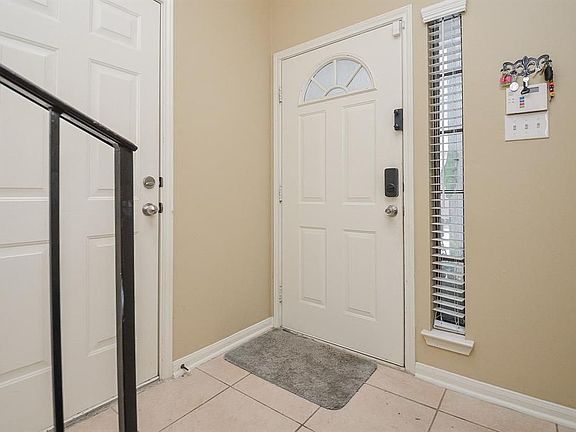 5th image of 4209 Marina St #A