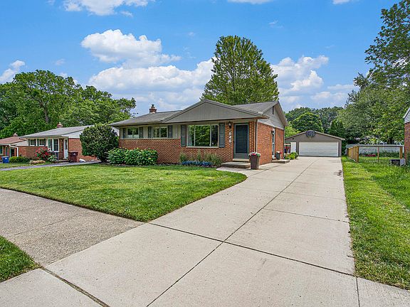 3rd image of 646 Dellwood Dr
