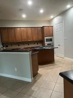 8440 Majestic Lake Ct — Photo 15